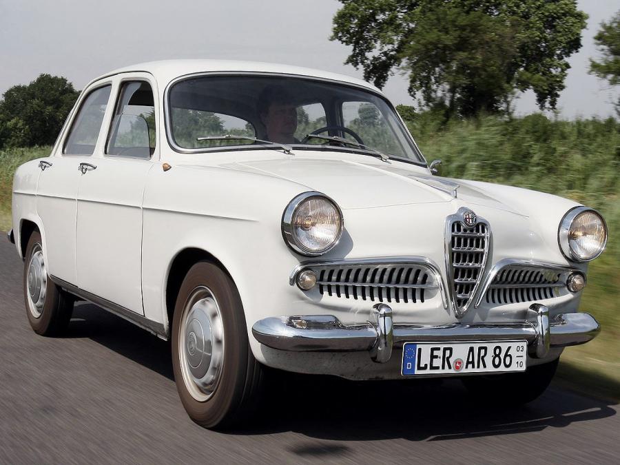  Alfa Romeo Giulietta Berlina (750) 1955 года  (фото 18 из 19)